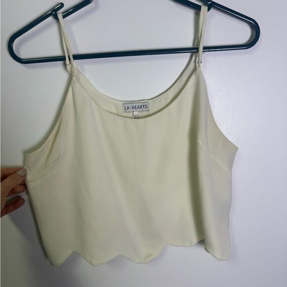 La Hearts Cream Scalloped Camisole - Picture 2 of 4